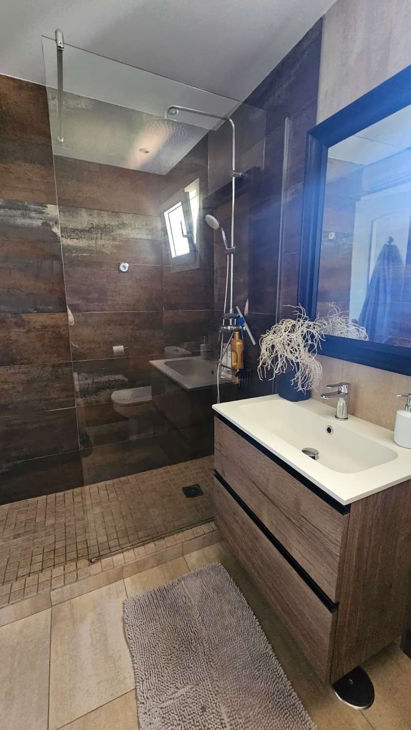 Magnífico chalet pareado con piscina y jardín privado en Alhaurín de la Torre