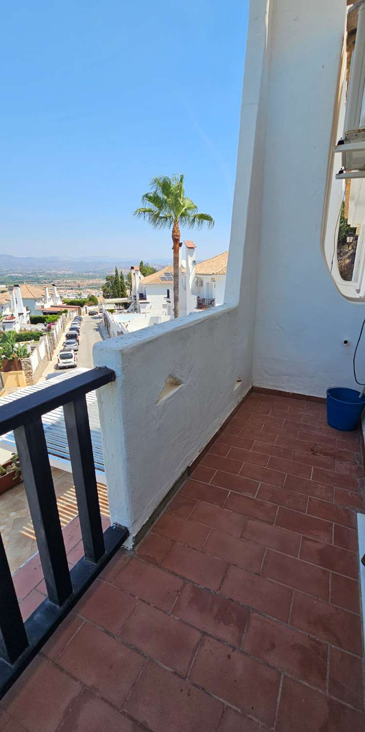 Magnífico chalet pareado con piscina y jardín privado en Alhaurín de la Torre