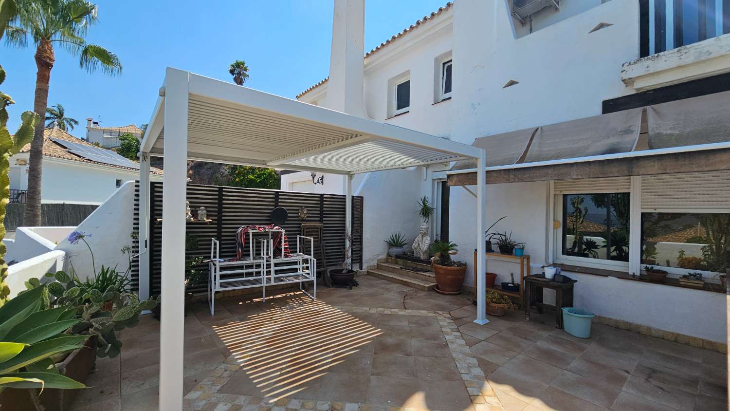 Magnífico chalet pareado con piscina y jardín privado en Alhaurín de la Torre