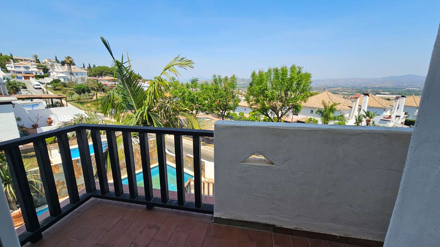 Magnífico chalet pareado con piscina y jardín privado en Alhaurín de la Torre