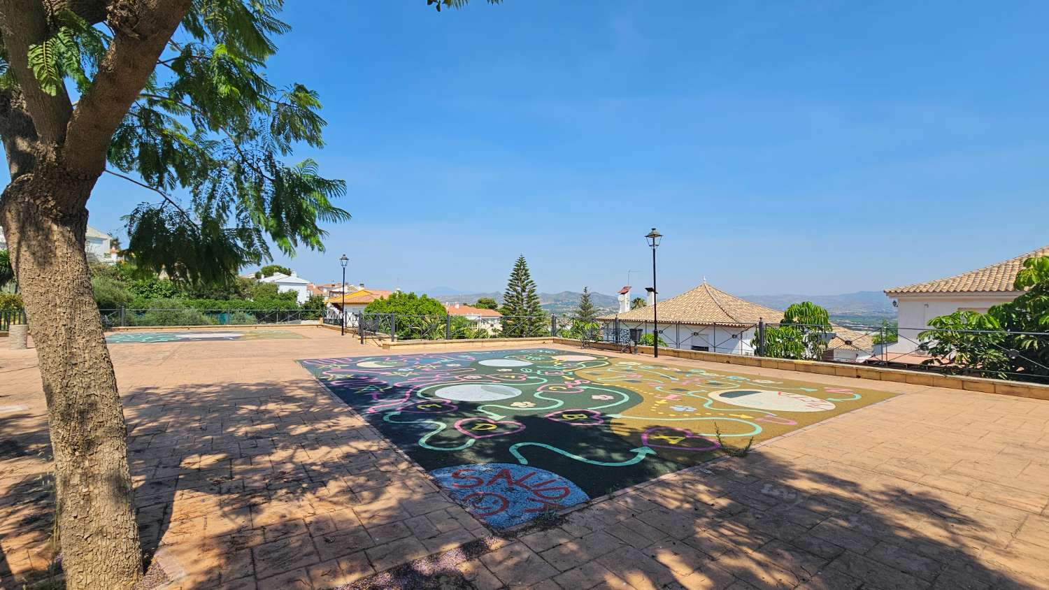 Magnífico chalet pareado con piscina y jardín privado en Alhaurín de la Torre