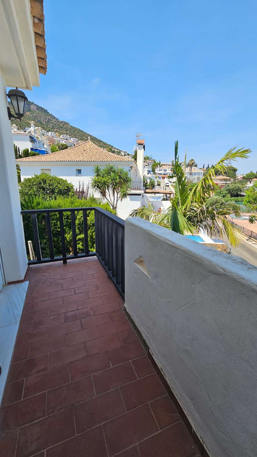 Magnífico chalet pareado con piscina y jardín privado en Alhaurín de la Torre
