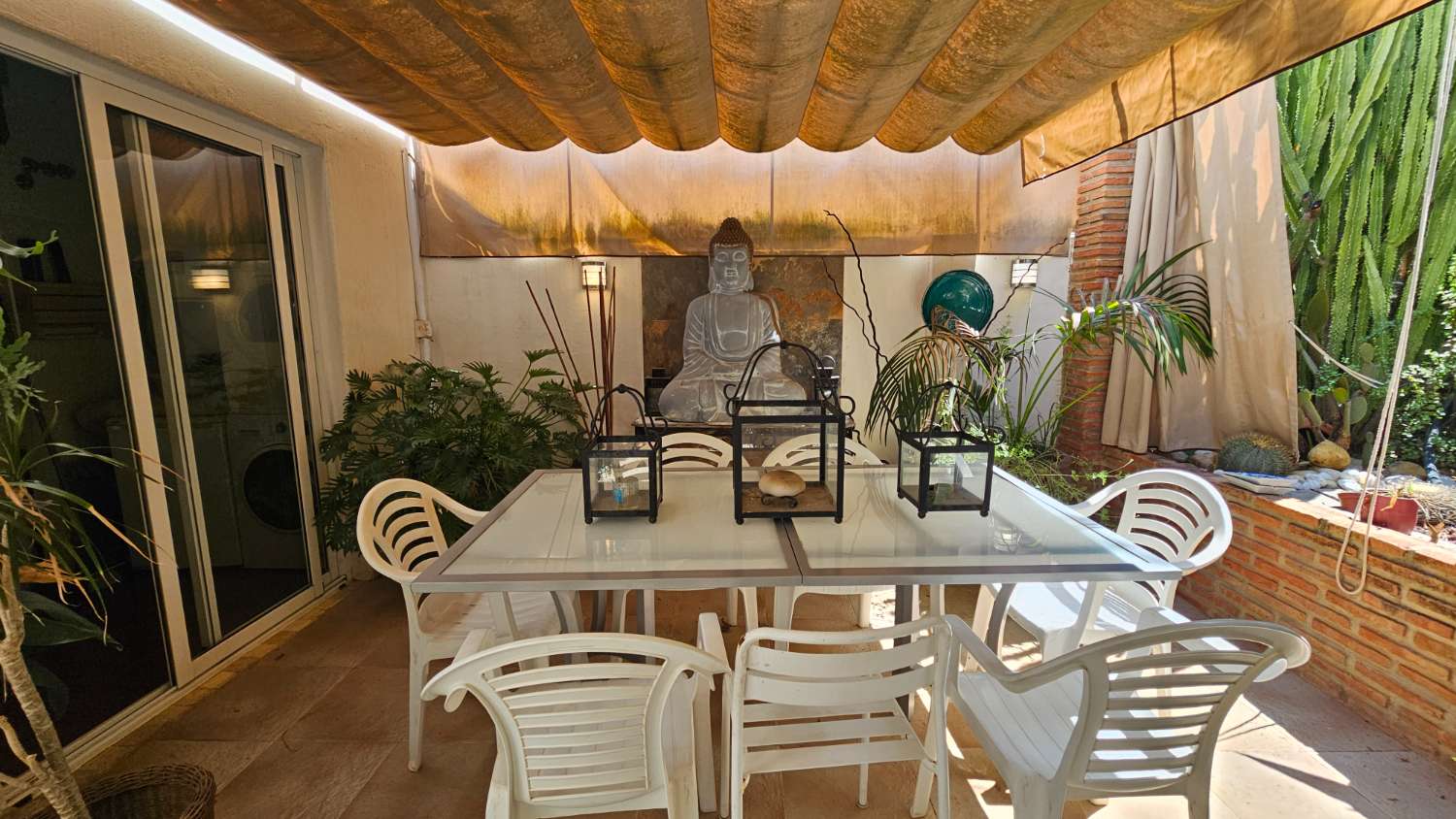 Magnífico chalet pareado con piscina y jardín privado en Alhaurín de la Torre