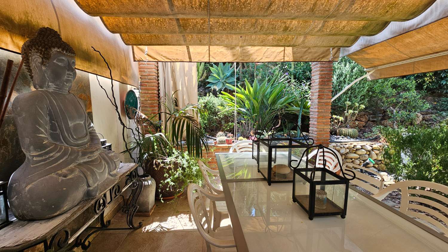 Magnífico chalet pareado con piscina y jardín privado en Alhaurín de la Torre
