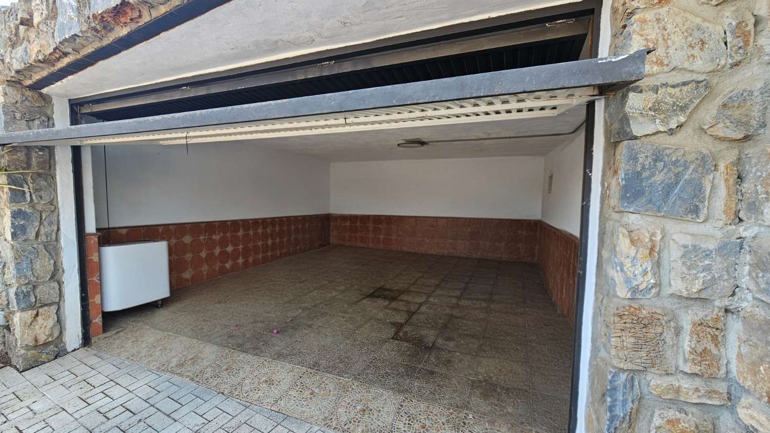 Magnífico chalet pareado con piscina y jardín privado en Alhaurín de la Torre