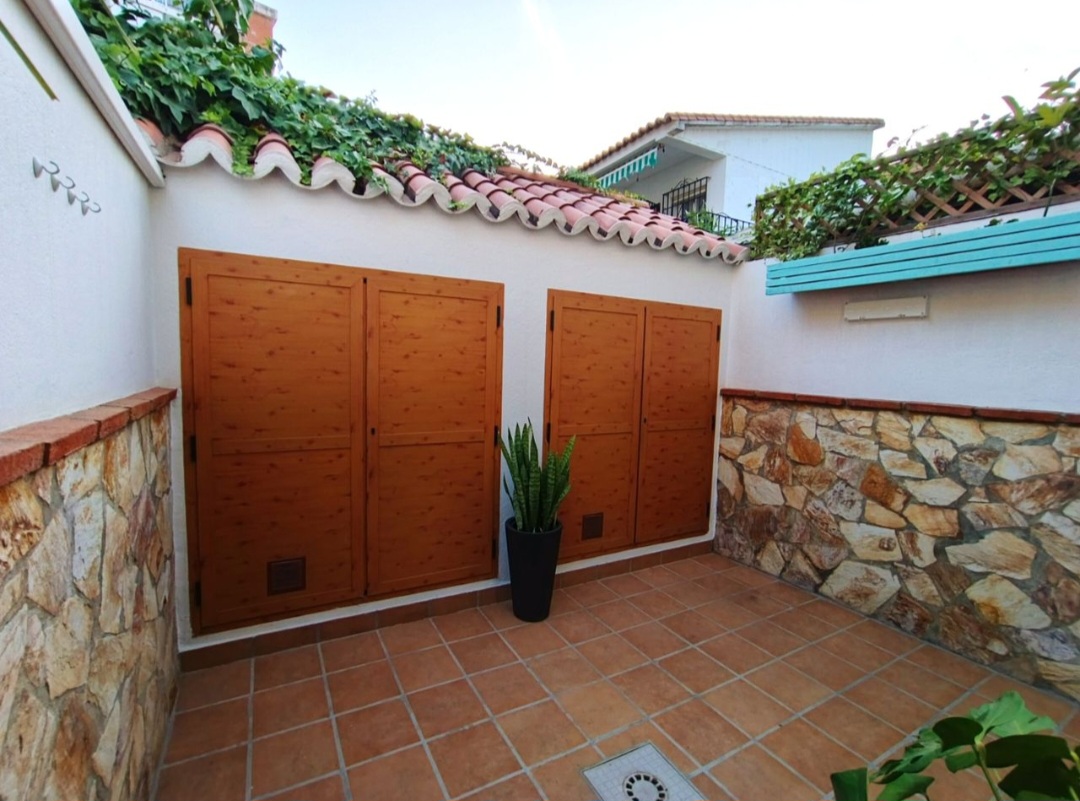 Casa con espectaculares vistas al mar, terraza chill-out y patio privado en El Bajondillo, Torremolinos