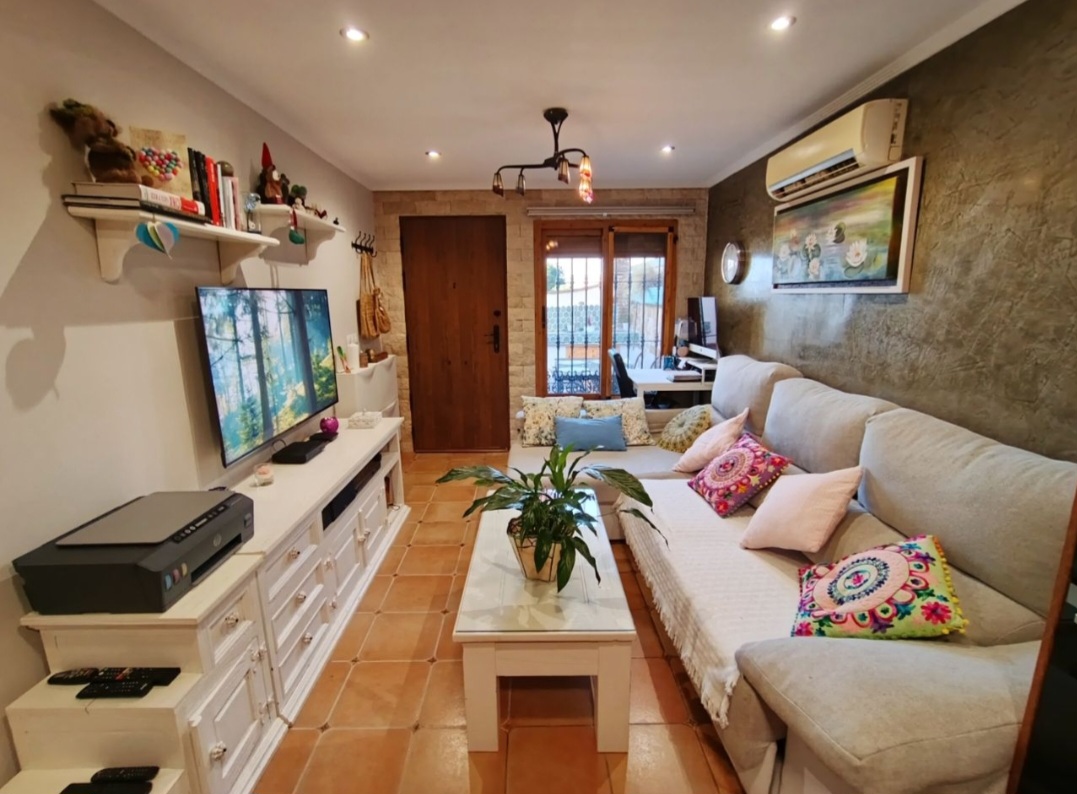 Casa con espectaculares vistas al mar, terraza chill-out y patio privado en El Bajondillo, Torremolinos