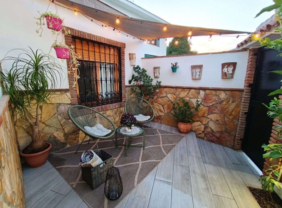 Casa con espectaculares vistas al mar, terraza chill-out y patio privado en El Bajondillo, Torremolinos