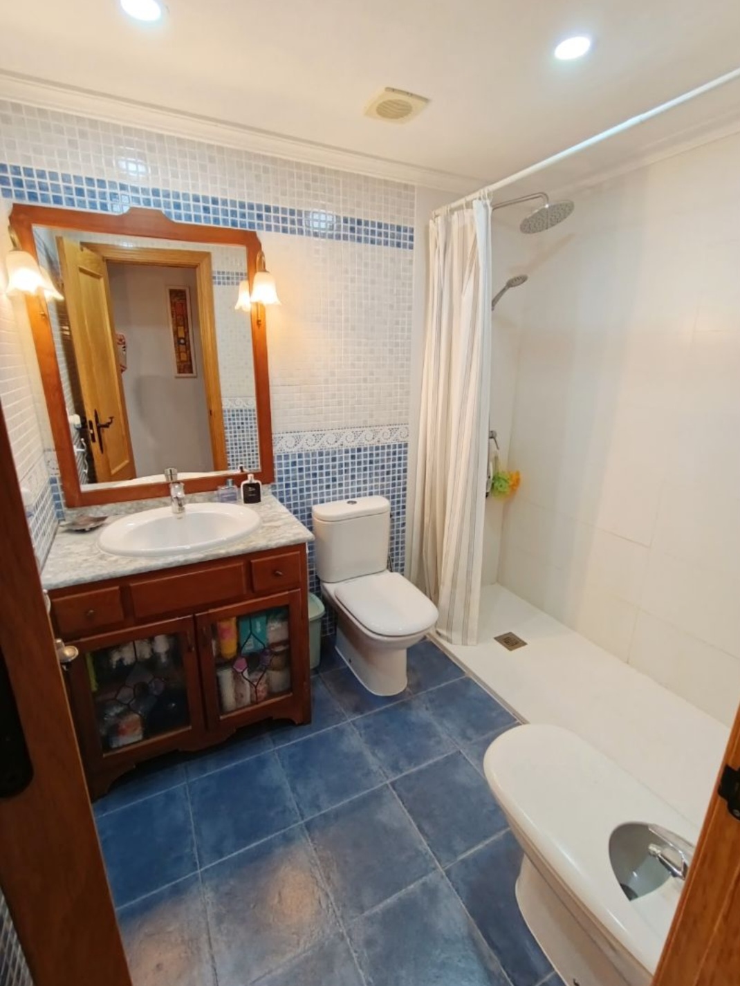 Casa con espectaculares vistas al mar, terraza chill-out y patio privado en El Bajondillo, Torremolinos