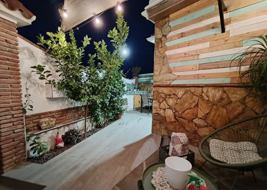 Casa con espectaculares vistas al mar, terraza chill-out y patio privado en El Bajondillo, Torremolinos