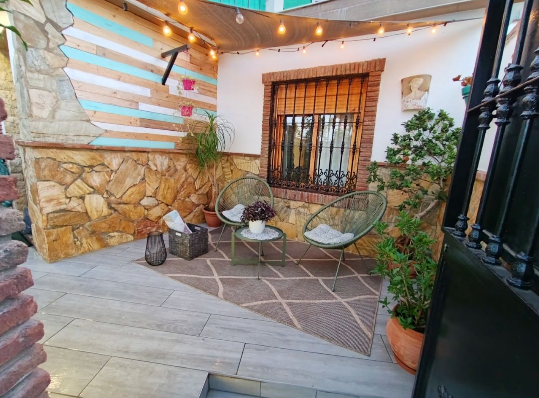 Casa con espectaculares vistas al mar, terraza chill-out y patio privado en El Bajondillo, Torremolinos
