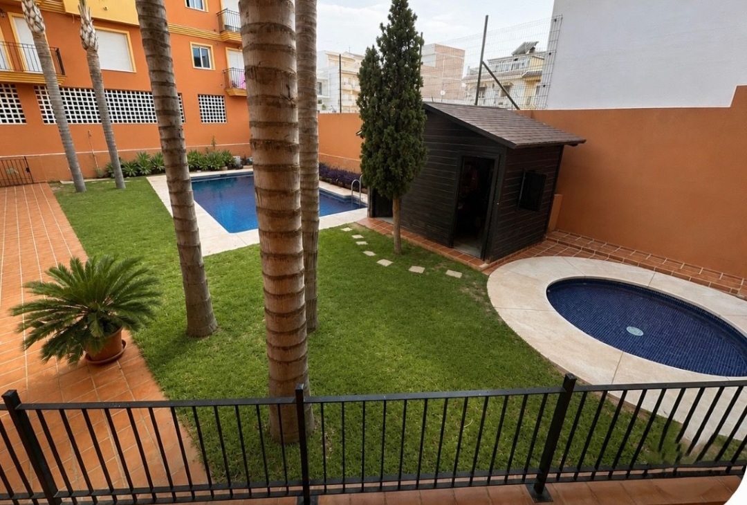Piso completamente reformado con piscina y ascensor en Alhaurín el Grande