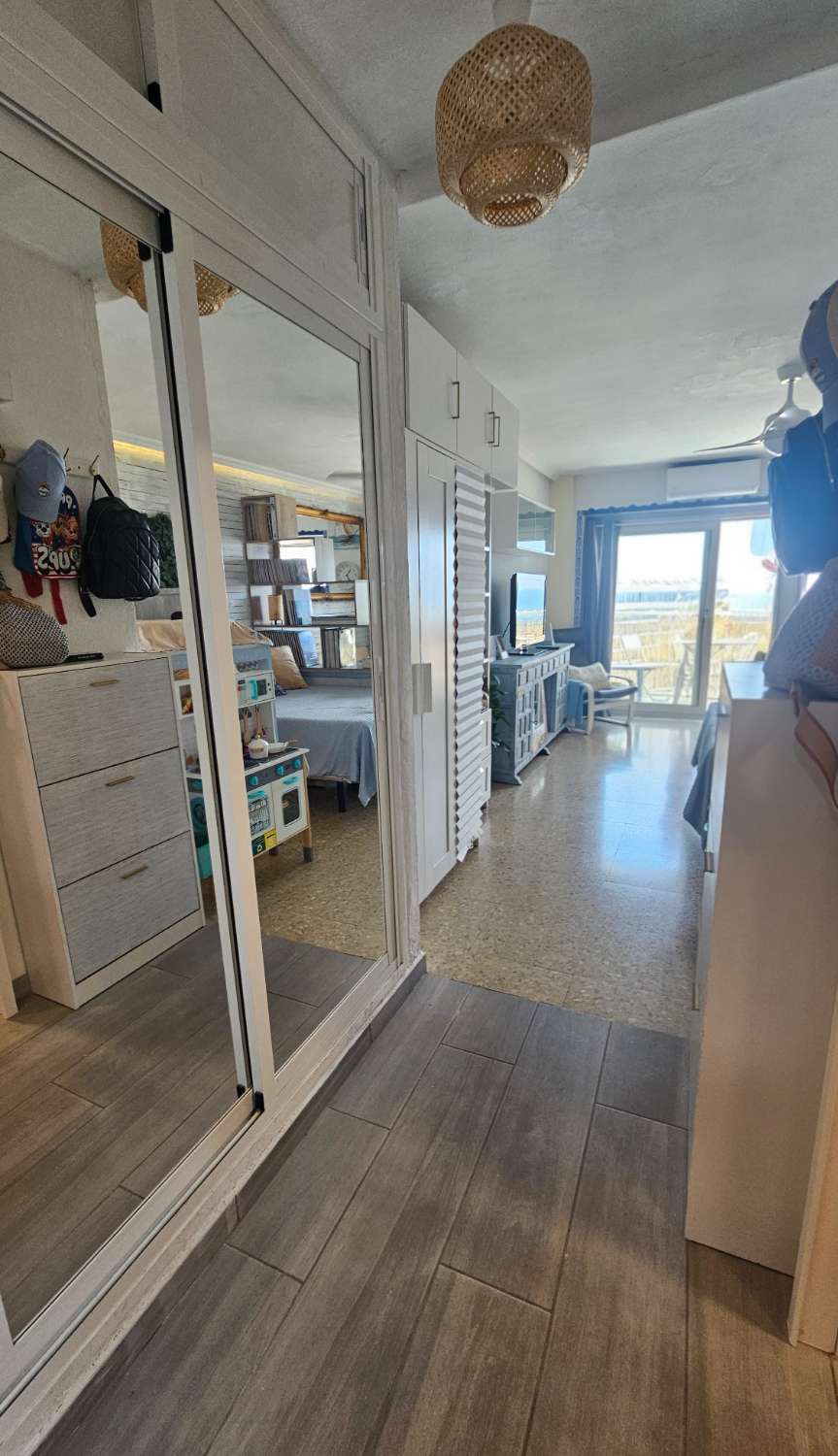 Estudio con impresionantes vistas frontales al mar en Bajondillo, Torremolinos