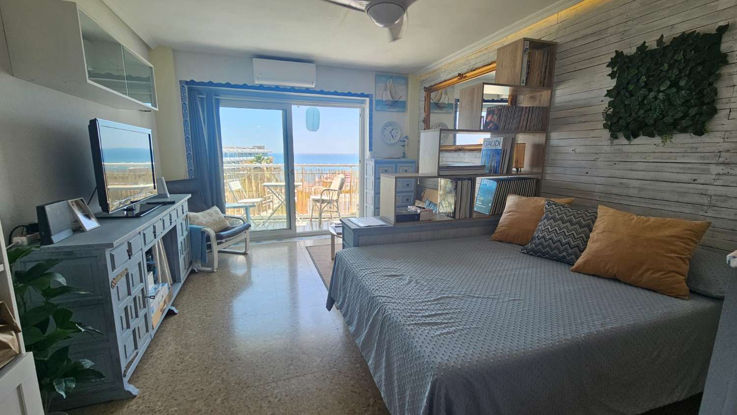 Estudio con impresionantes vistas frontales al mar en Bajondillo, Torremolinos