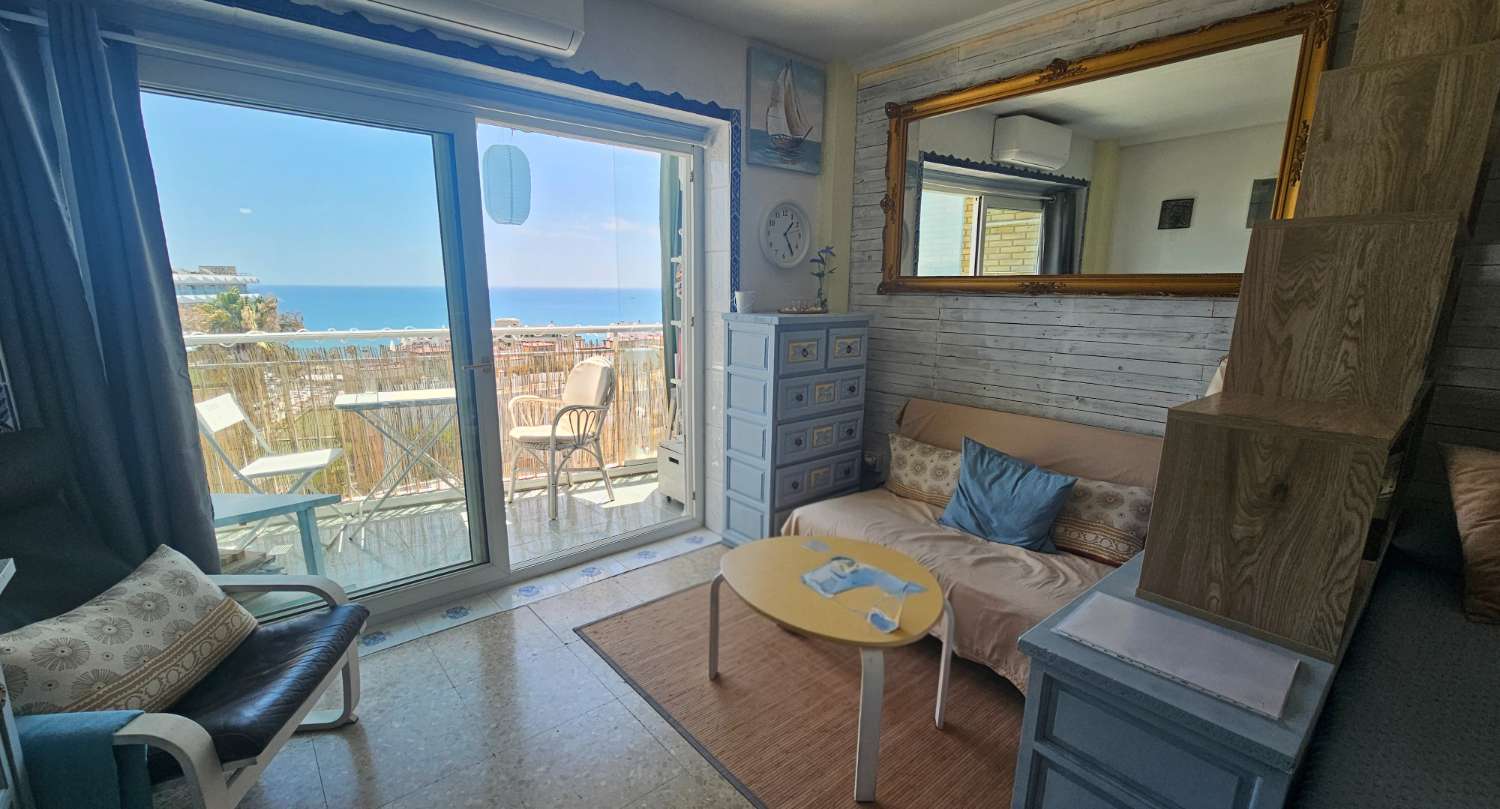 Estudio con impresionantes vistas frontales al mar en Bajondillo, Torremolinos