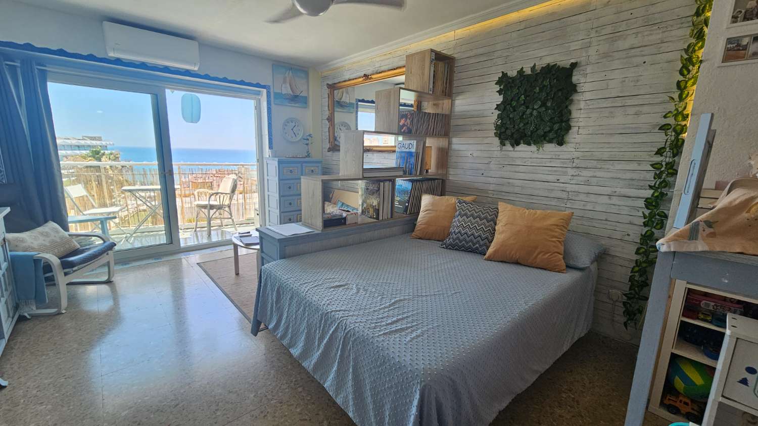 Estudio con impresionantes vistas frontales al mar en Bajondillo, Torremolinos