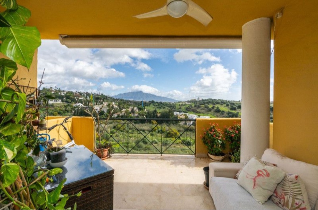 Ático en venta en Estepona – Luz, amplitud y tranquilidad