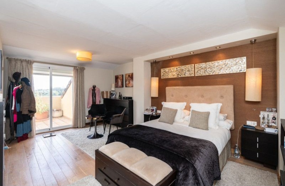 Ático en venta en Estepona – Luz, amplitud y tranquilidad