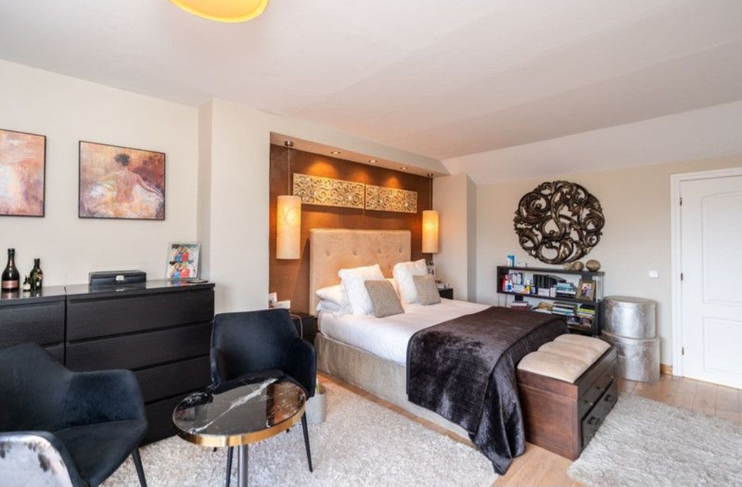 Ático en venta en Estepona – Luz, amplitud y tranquilidad