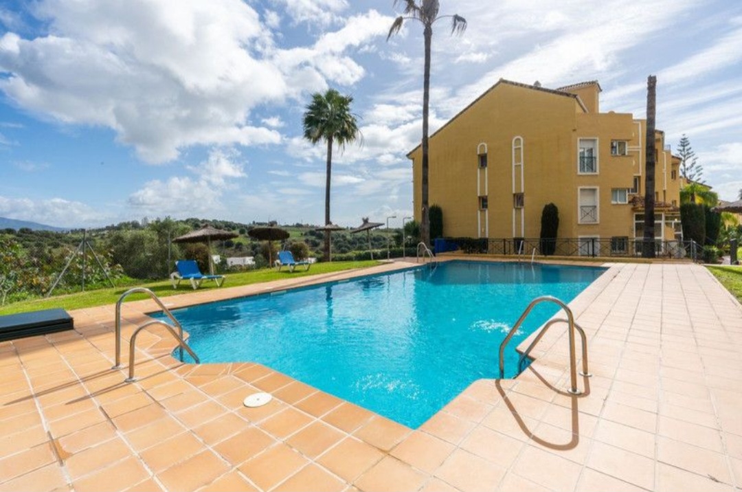 Ático en venta en Estepona – Luz, amplitud y tranquilidad