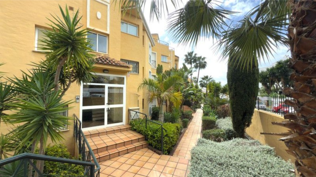 Ático en venta en Estepona – Luz, amplitud y tranquilidad