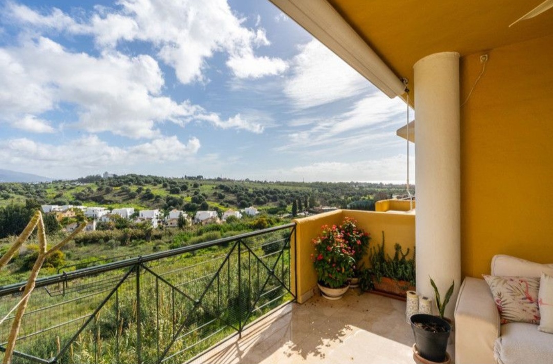 Ático en venta en Estepona – Luz, amplitud y tranquilidad