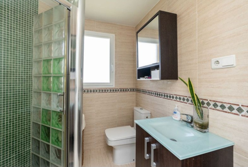 Ático en venta en Estepona – Luz, amplitud y tranquilidad