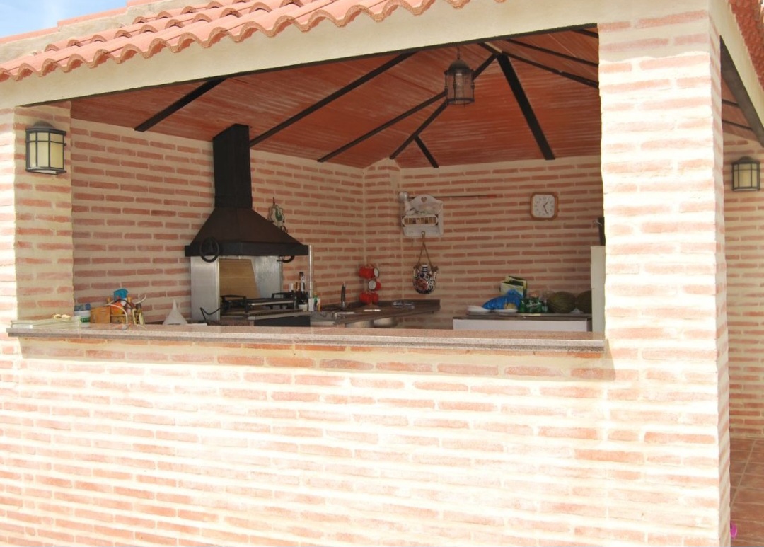 Magnífica villa con piscina y amplia parcela a solo 2 km de Antequera