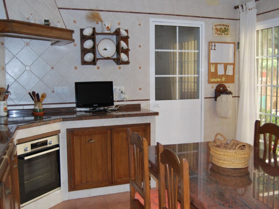 Magnífica villa con piscina y amplia parcela a solo 2 km de Antequera