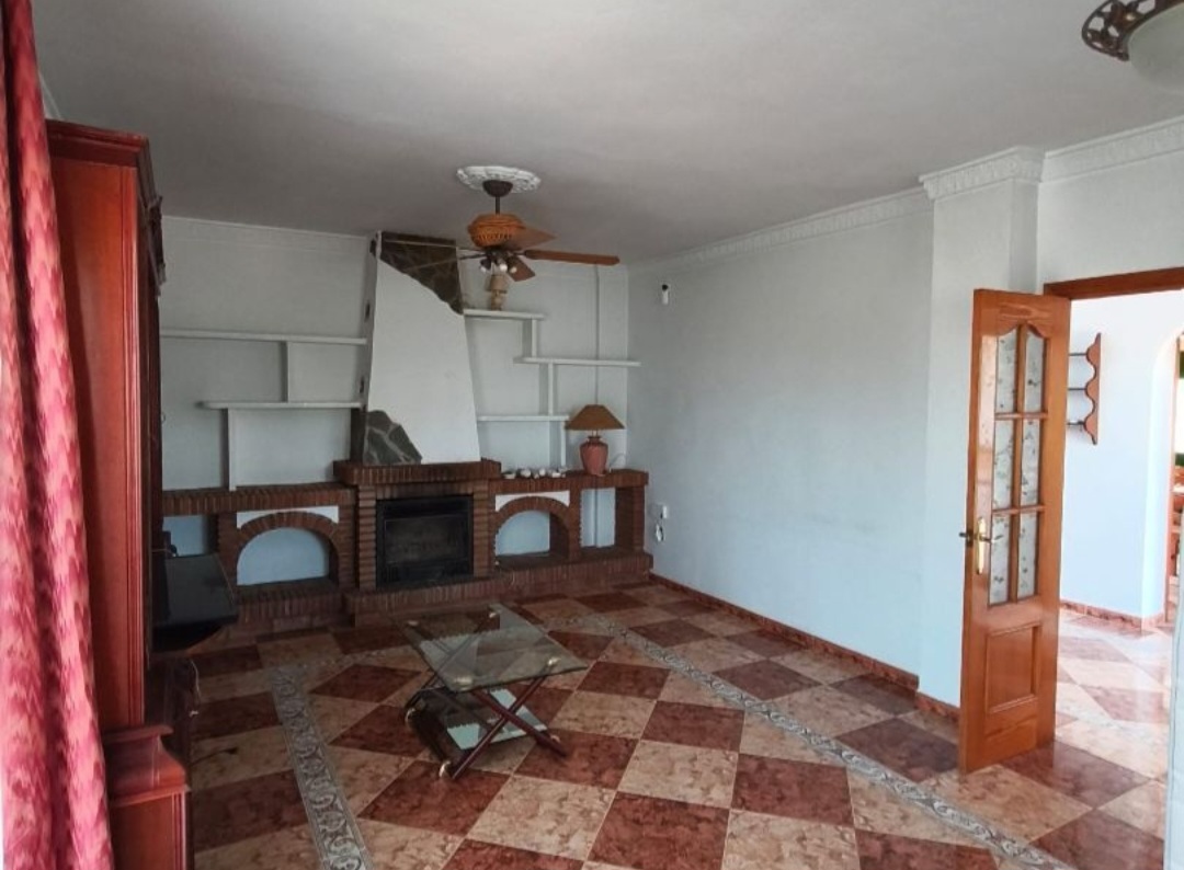 Villa independiente con piscina y gran parcela de 1.882 m² en Alhaurín de la Torre