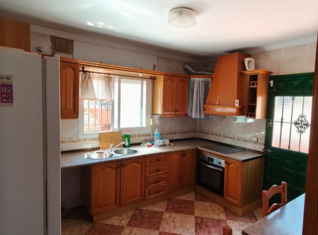 Villa independiente con piscina y gran parcela de 1.882 m² en Alhaurín de la Torre