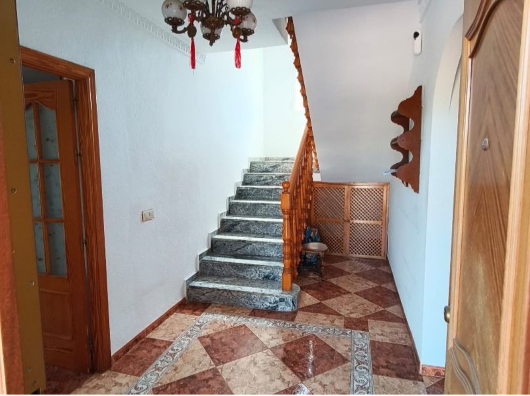 Villa independiente con piscina y gran parcela de 1.882 m² en Alhaurín de la Torre