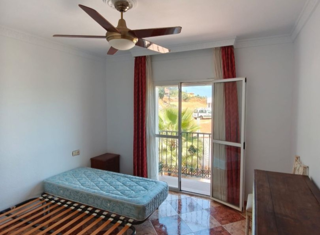 Villa independiente con piscina y gran parcela de 1.882 m² en Alhaurín de la Torre