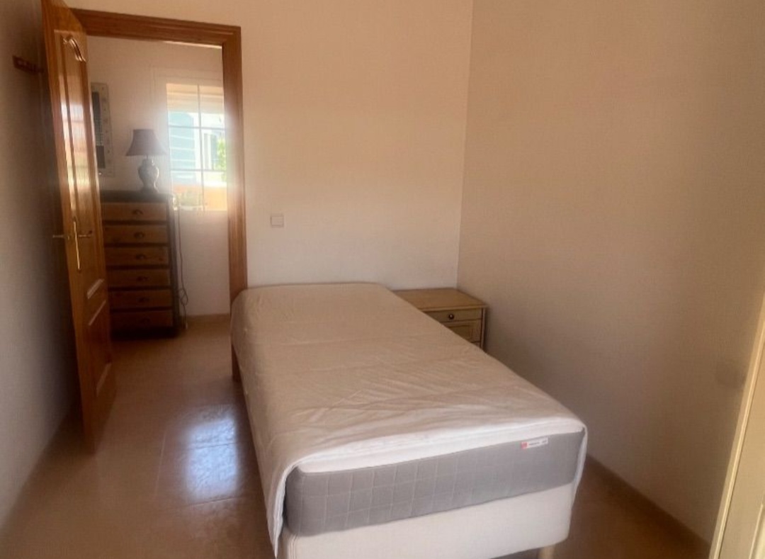Ático en venta en Coín con amplias terrazas y plaza de garaje
