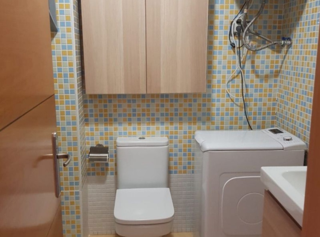 APARTAMENTO REFORMADO DE 2 HABITACIONES A 1 DORMITORIO CON GRAN VESTIDOR