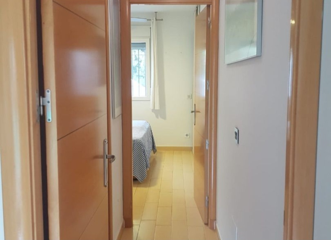 APARTAMENTO REFORMADO DE 2 HABITACIONES A 1 DORMITORIO CON GRAN VESTIDOR