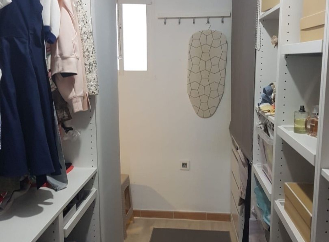 APARTAMENTO REFORMADO DE 2 HABITACIONES A 1 DORMITORIO CON GRAN VESTIDOR