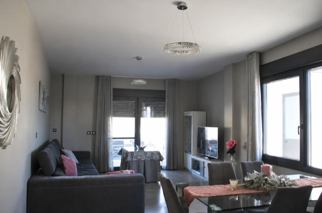 Espectacular vivienda unifamiliar prácticamente nueva en Pizarra, a tan solo 20 minutos del centro de Málaga.