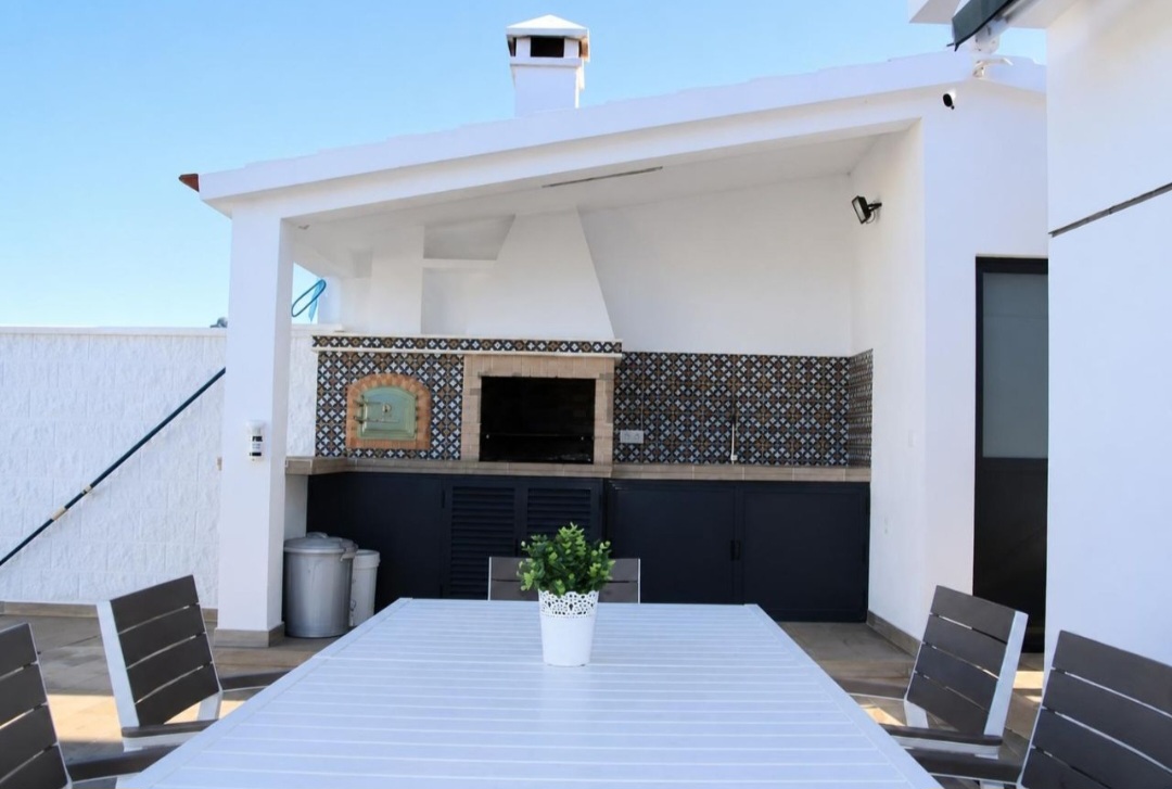 Espectacular vivienda unifamiliar prácticamente nueva en Pizarra, a tan solo 20 minutos del centro de Málaga.