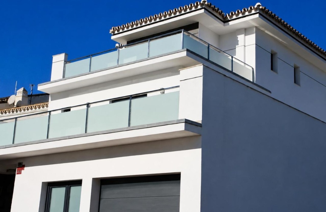 Espectacular vivienda unifamiliar prácticamente nueva en Pizarra, a tan solo 20 minutos del centro de Málaga.