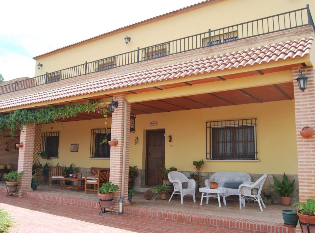 Magnífica finca en el corazón de Andalucía, a solo 2 km de Antequera y a 30 minutos de la Costa del Sol.