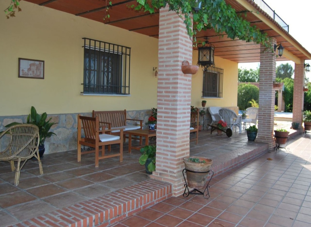 Magnífica finca en el corazón de Andalucía, a solo 2 km de Antequera y a 30 minutos de la Costa del Sol.