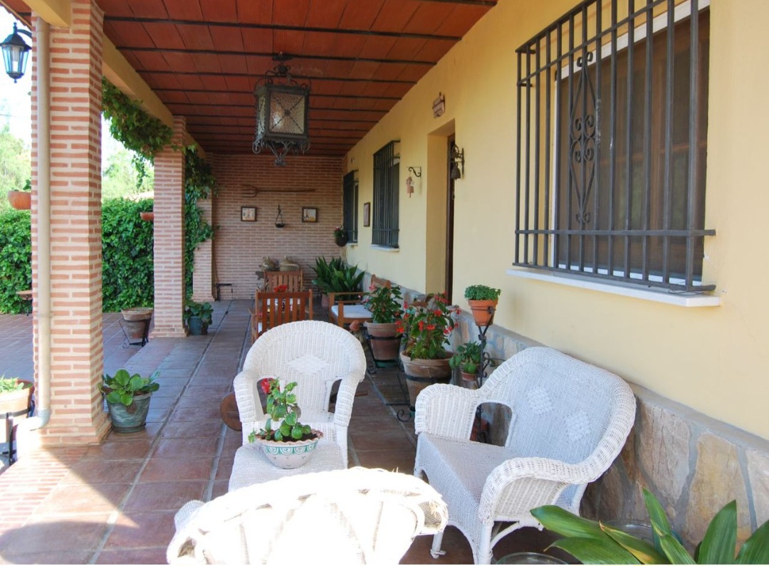 Magnífica finca en el corazón de Andalucía, a solo 2 km de Antequera y a 30 minutos de la Costa del Sol.