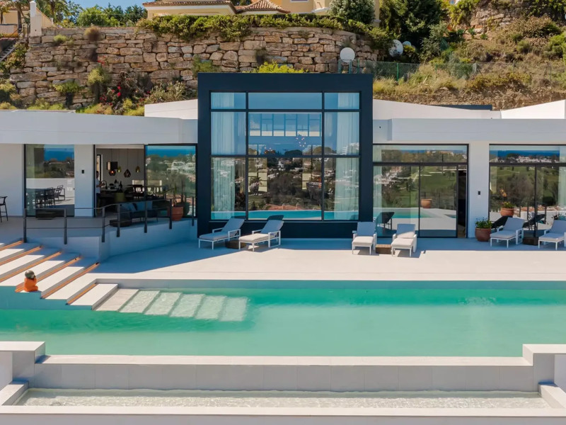 Villa de lujo contemporánea con vistas panorámicas al mar en Paraíso Alto, Benahavís