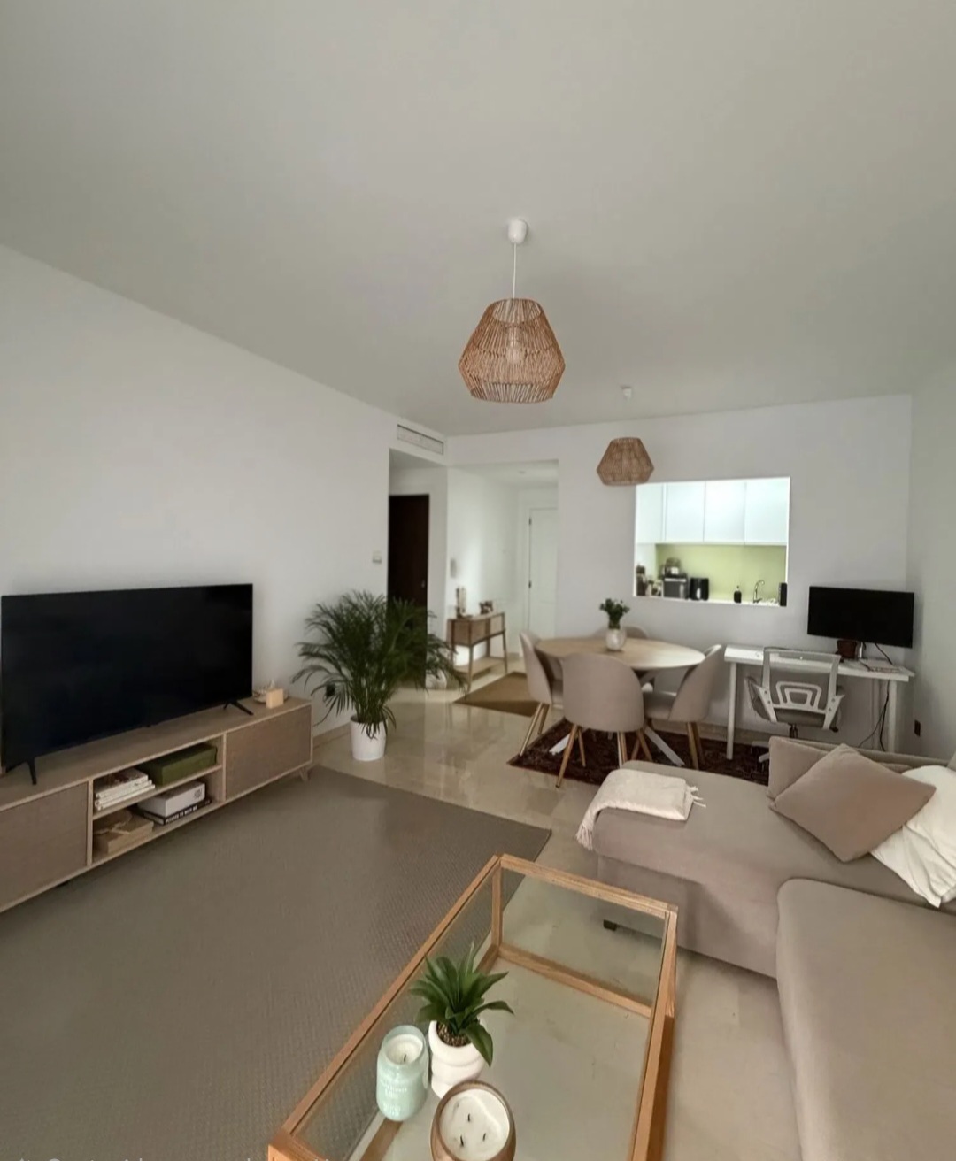 Magnífico piso reformado con gran terraza, 2 plazas de garaje y trastero en La Colina (Torremolinos)
