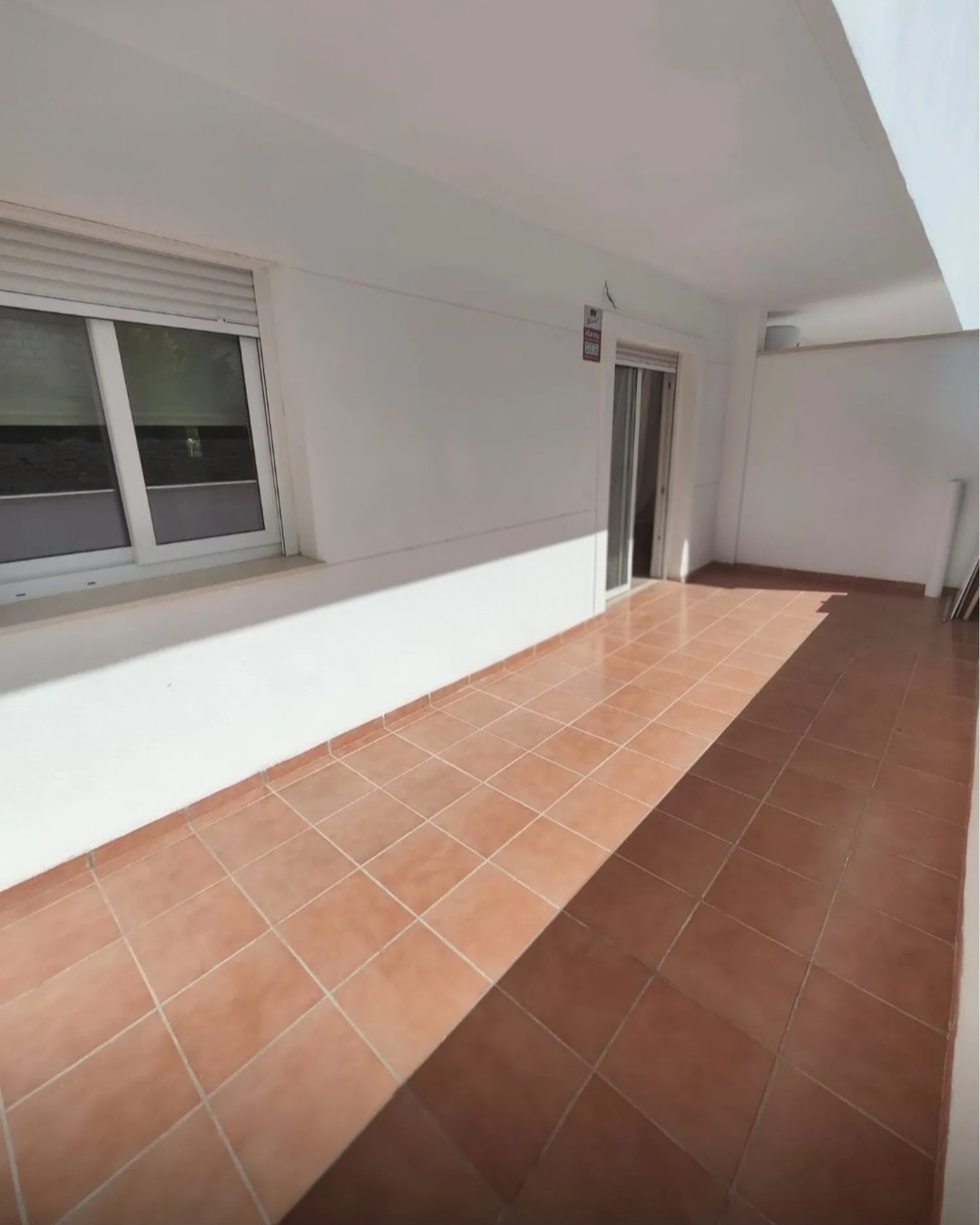 Magnífico piso reformado con gran terraza, 2 plazas de garaje y trastero en La Colina (Torremolinos)