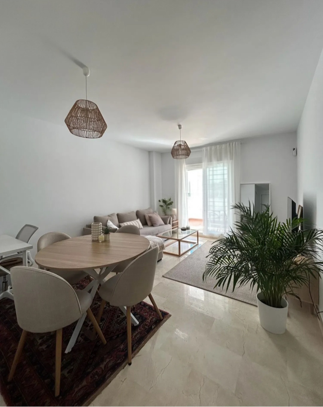 Magnífico piso reformado con gran terraza, 2 plazas de garaje y trastero en La Colina (Torremolinos)