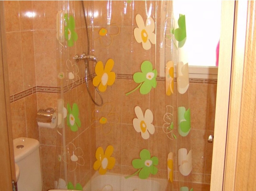 Espectacular piso de 2 dormitorios con garaje, piscina y pista de pádel en Los Pacos (Fuengirola)