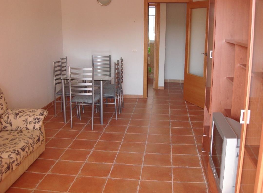 Espectacular piso de 2 dormitorios con garaje, piscina y pista de pádel en Los Pacos (Fuengirola)