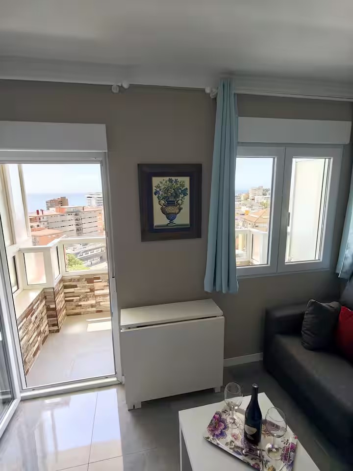 Estudio con vistas al mar en el centro de Torremolinos